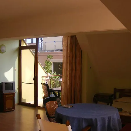 Zora - Sarafovo Maison d'hôtes